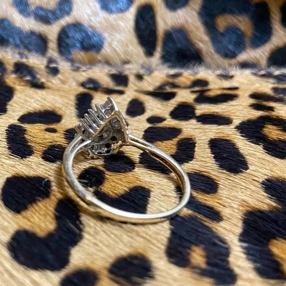 10k yellow gold size 7.25 .66 diamond cluster ring - Picture 4 of 8